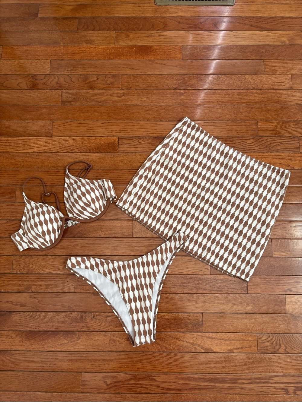 Amazon Unbranded Brown/White Printed Bikini Set w/ Matching Skirt, Size XL, NWOT